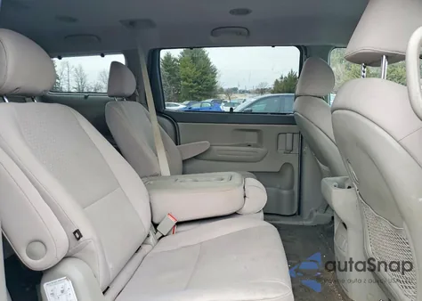 2016 Kia Sedona Lx z USA, uszkodzony, nr VIN KNDMB5C16G6092980